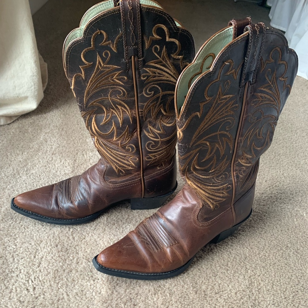 ARIAT cowboy boots size 6